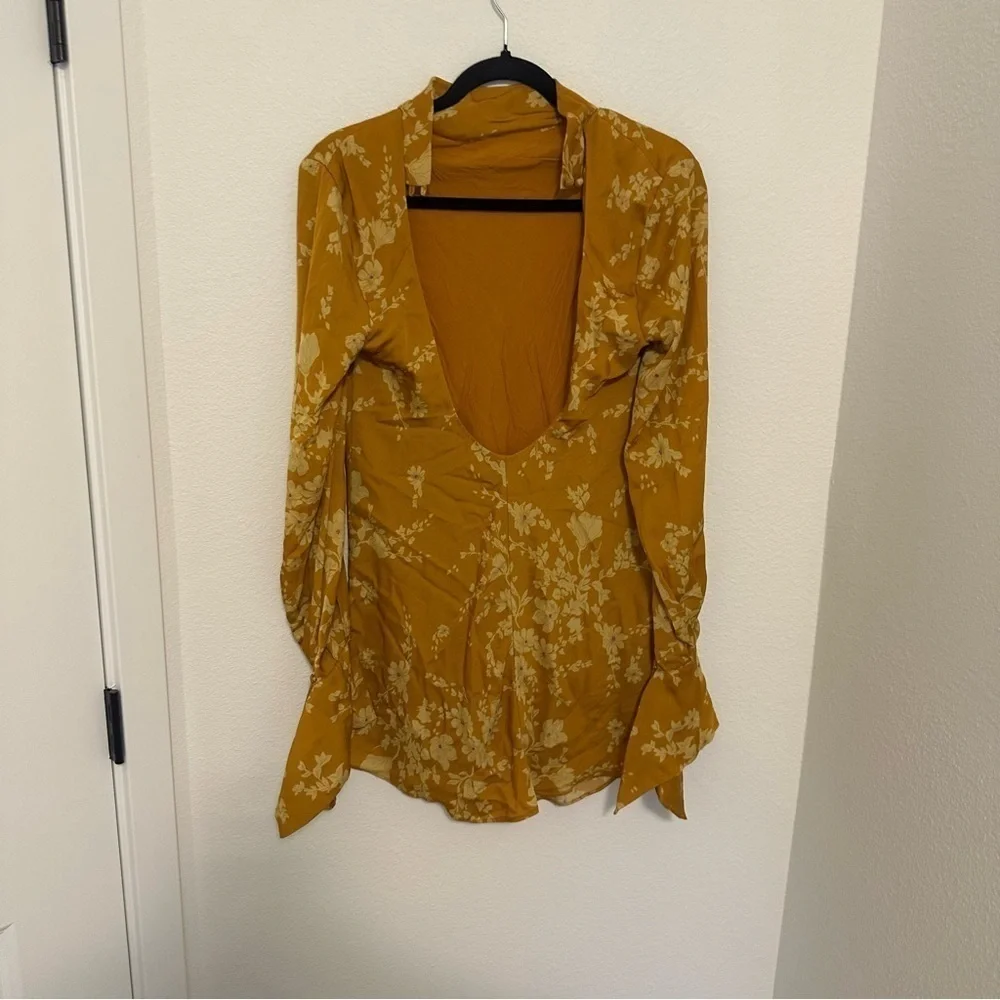 Free Prople Aries Satin Floral Mini Dress Open Back Flowy Sleeves Size S Women’s